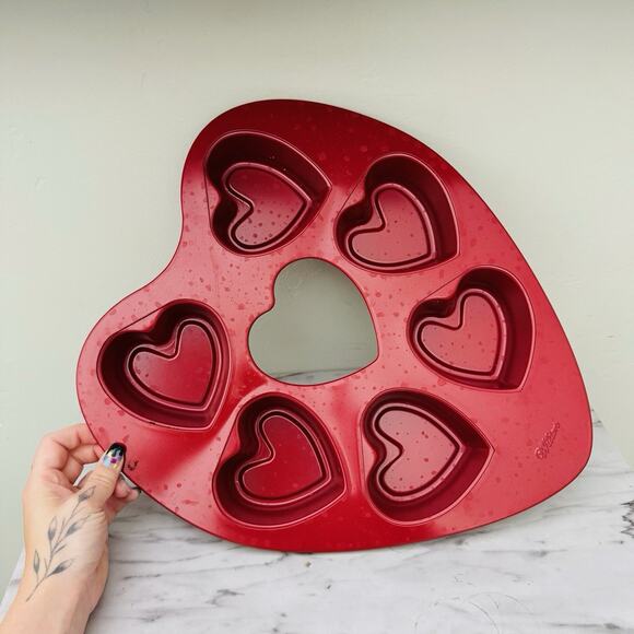 Wilton 6 Heart Shape Muffin Cupcake Baking Tin - Picture 1 of 6